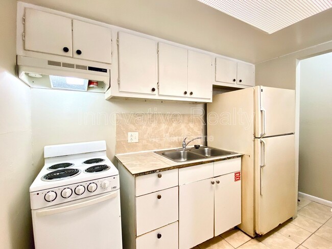 Building Photo - 5119 Curry Ford Rd