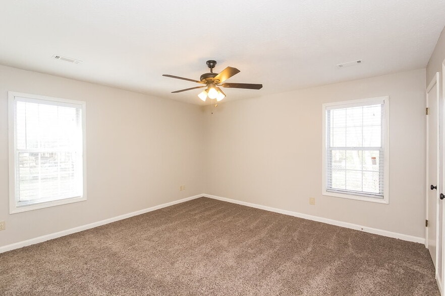 Building Photo - 470 Rosehill Dr