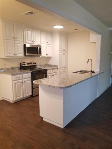 Building Photo - 7300 NE Loop 820