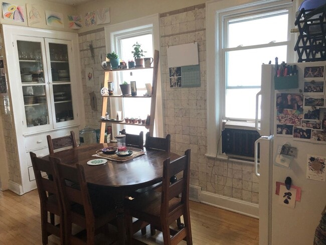 Building Photo - 3063 N Bremen St