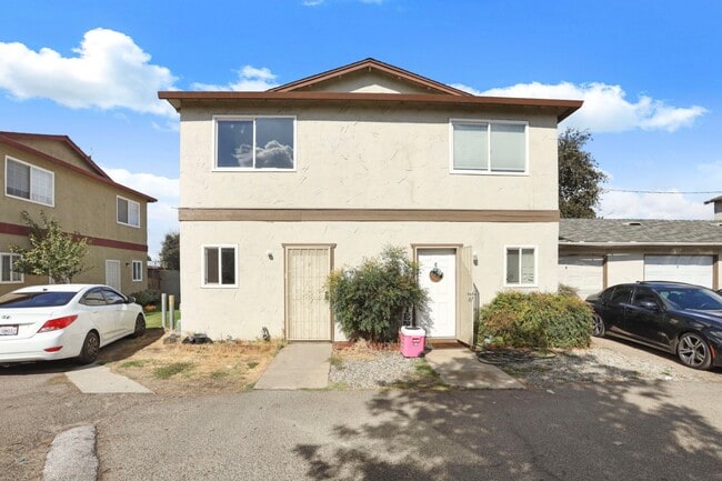 Primary Photo - 3557 Merced Ave