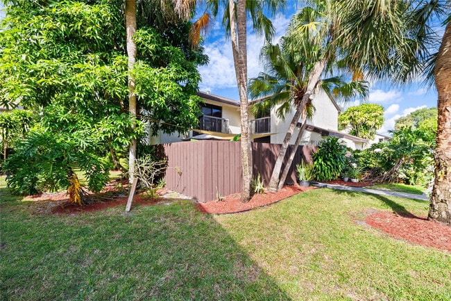 Building Photo - 3387 Cocoplum Cir