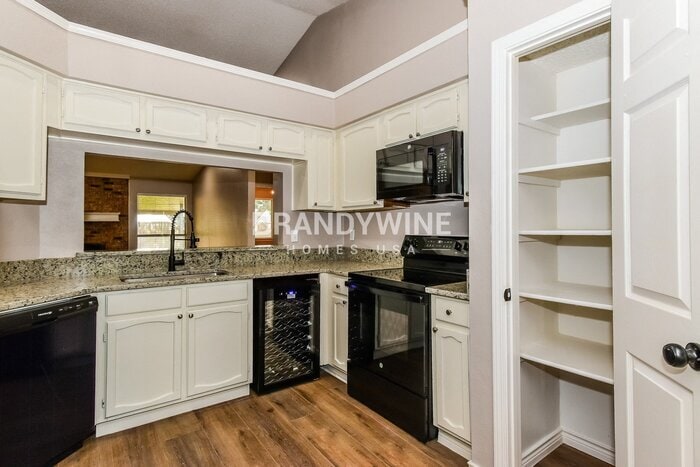 Building Photo - 108 Mapleridge Dr