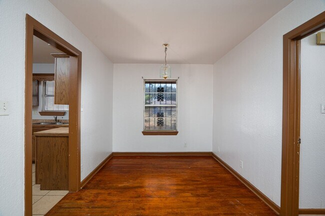 Building Photo - 612 La Vista Ave