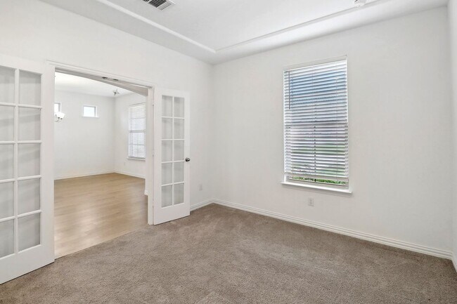 Building Photo - 1200 Milfoil Dr