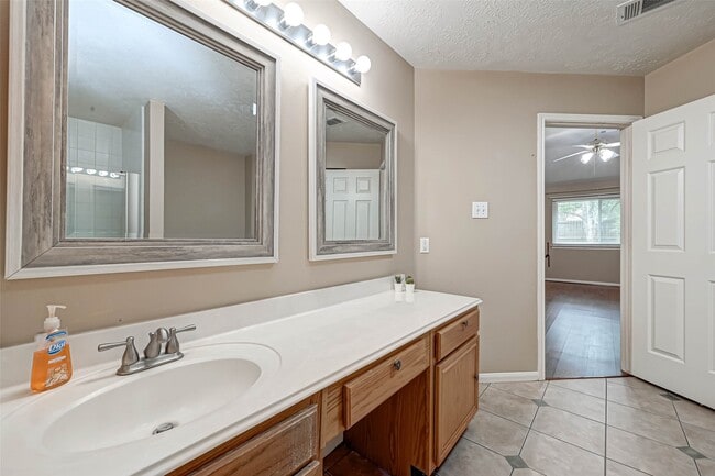 Building Photo - 3914 Crystal Pass Ct