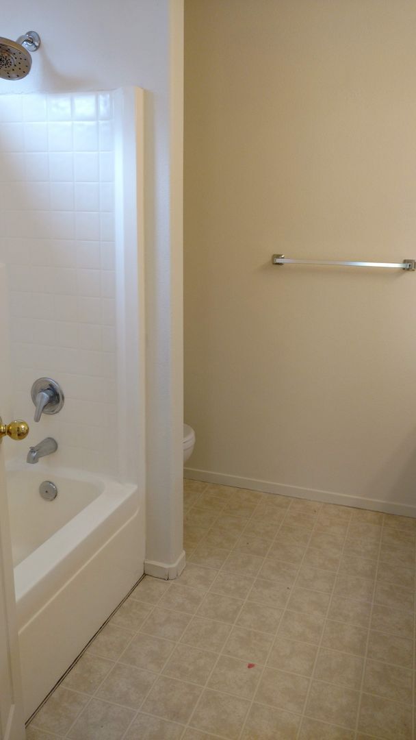 Building Photo - 3 Bedroom Donner Trails