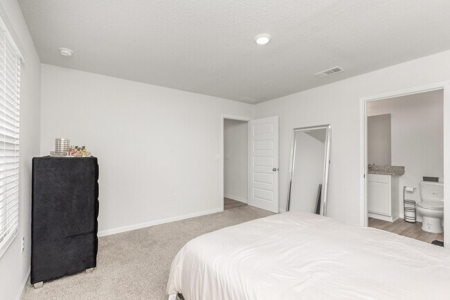 Building Photo - 3418 Phoenix Ct