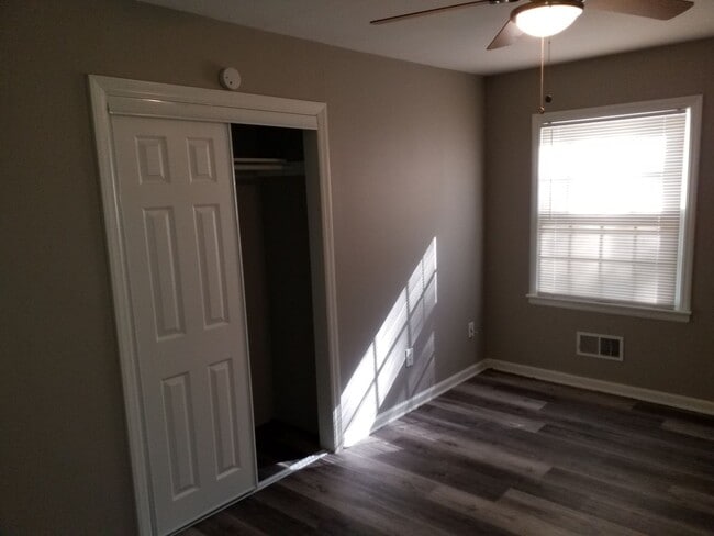 Building Photo - Coming Soon! South KC SF