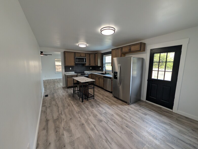 Building Photo - 333 Corinth Rd