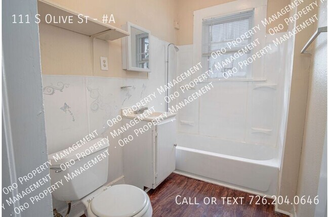 Building Photo - 111 S Olive St