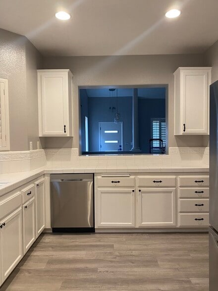 Building Photo - 928 Bello Rd