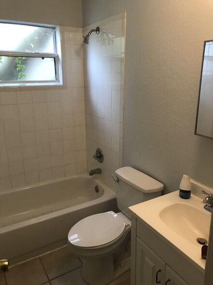 Bathroom - 2678 Ernest Street