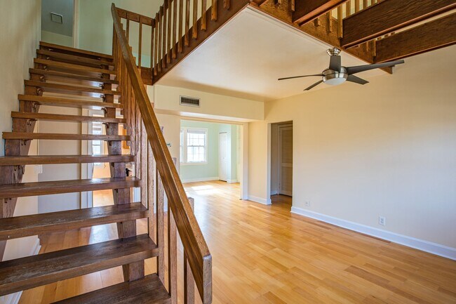 Building Photo - Charming Condo in Historic San Marco with River Views