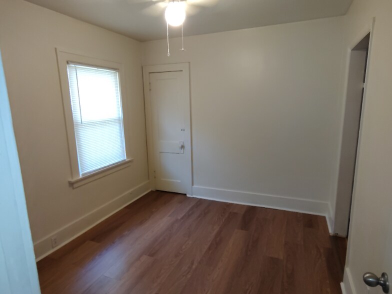 Building Photo - 1759 Berdan Ave