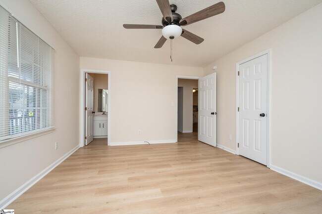 Building Photo - 475 Vinyard Rd