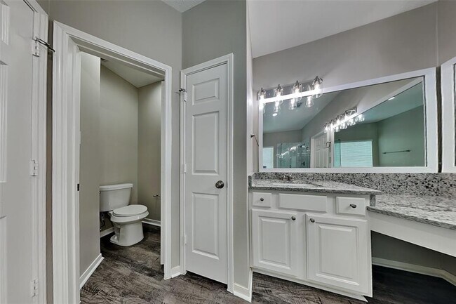 Building Photo - 9911 Goldenglade Dr