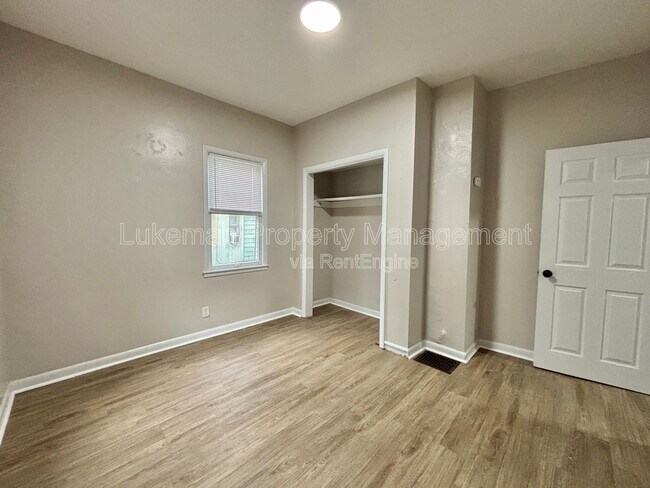 Building Photo - 1320 S Westnedge Ave