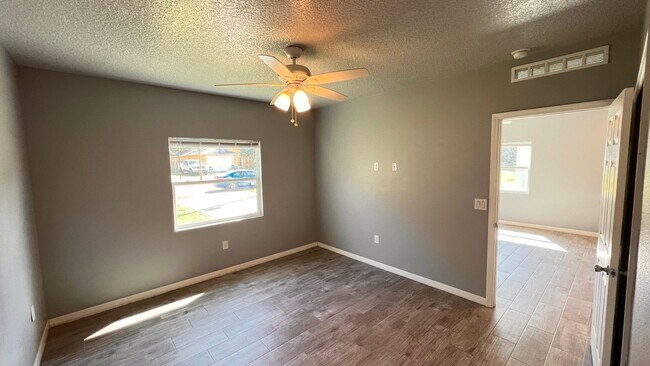 Building Photo - Beautiful 2020 Built 3 BD/2 BA Home in DeL...