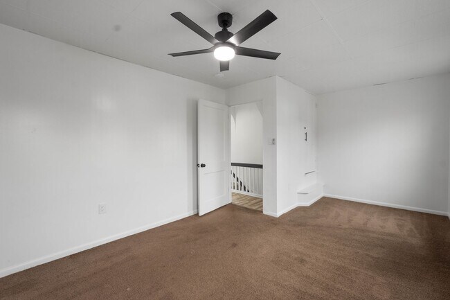 Building Photo - Stunning 3 bedroom home in Pittsburgh avai...