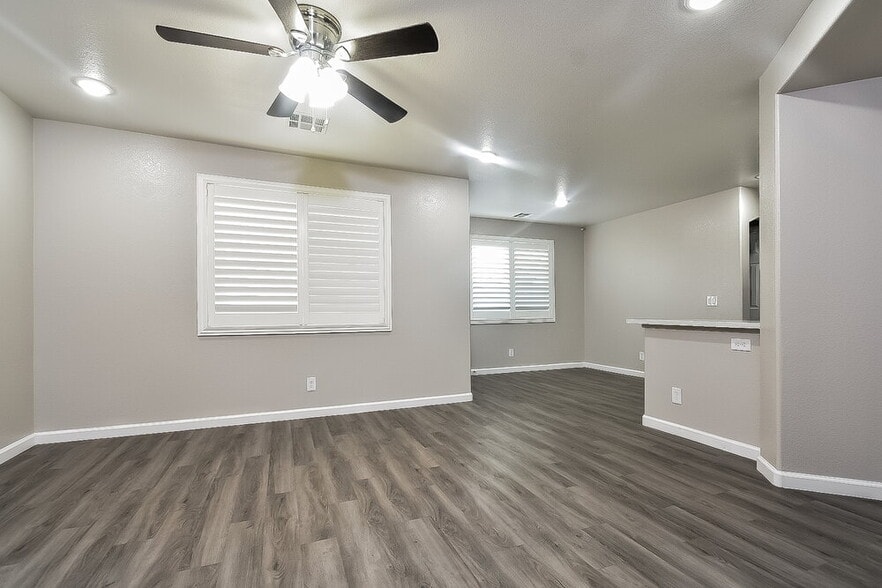 Building Photo - 9322 Winfrey Ave