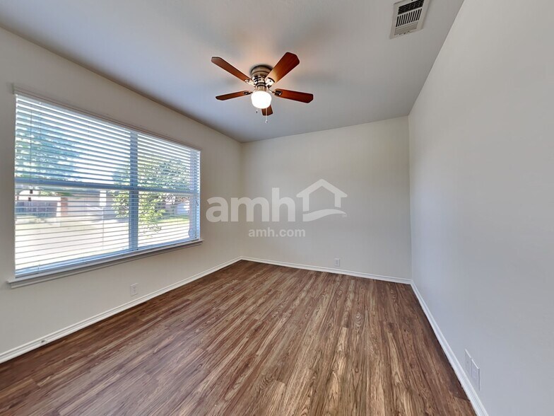 Building Photo - 1813 Wind Dancer Trail