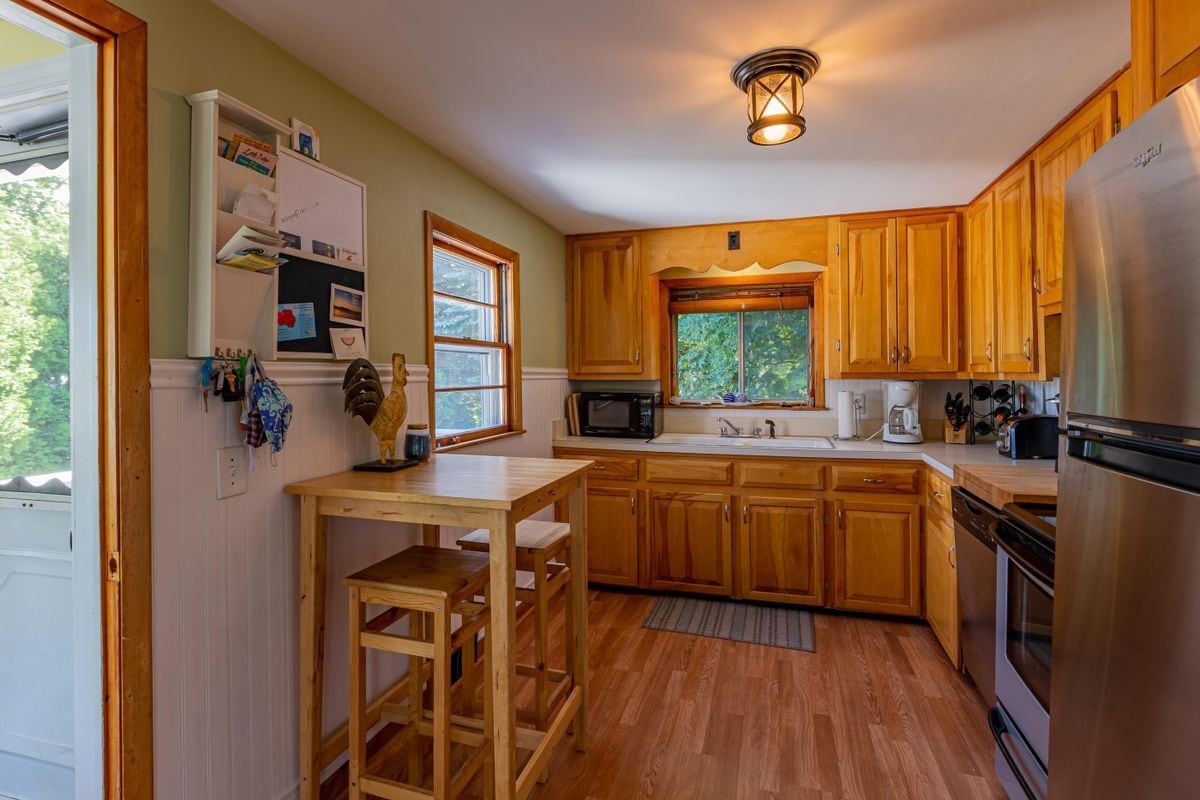 Building Photo - 18 Baker