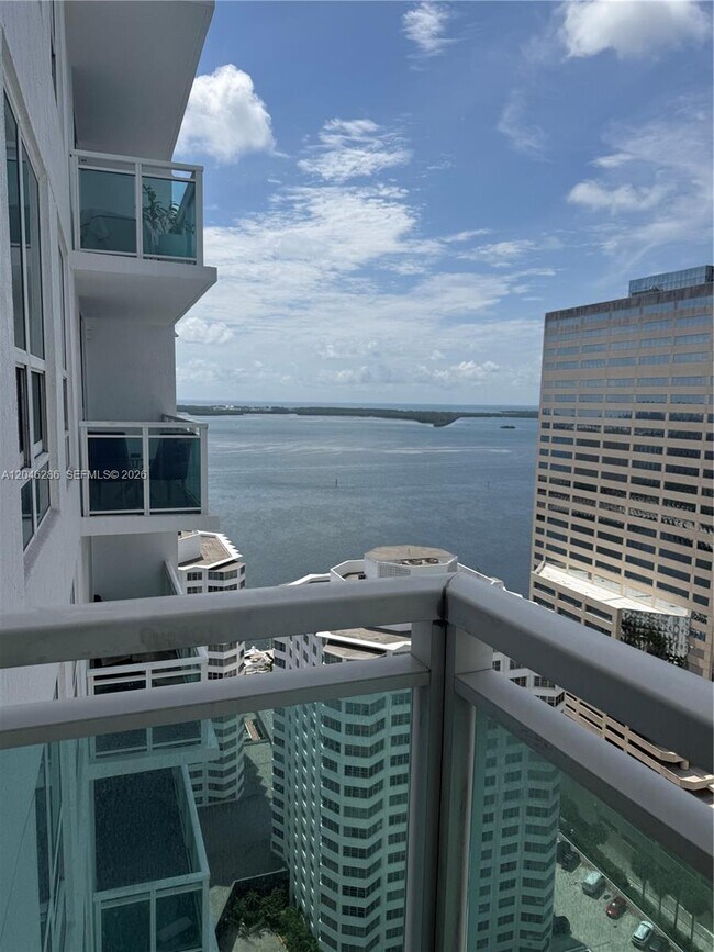 Building Photo - 950 Brickell Bay Dr