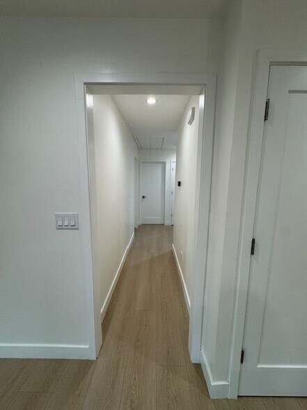 Building Photo - 10839 Fellows Ave