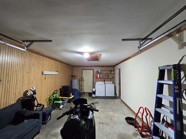 Building Photo - 5945 Lost Creek Dr