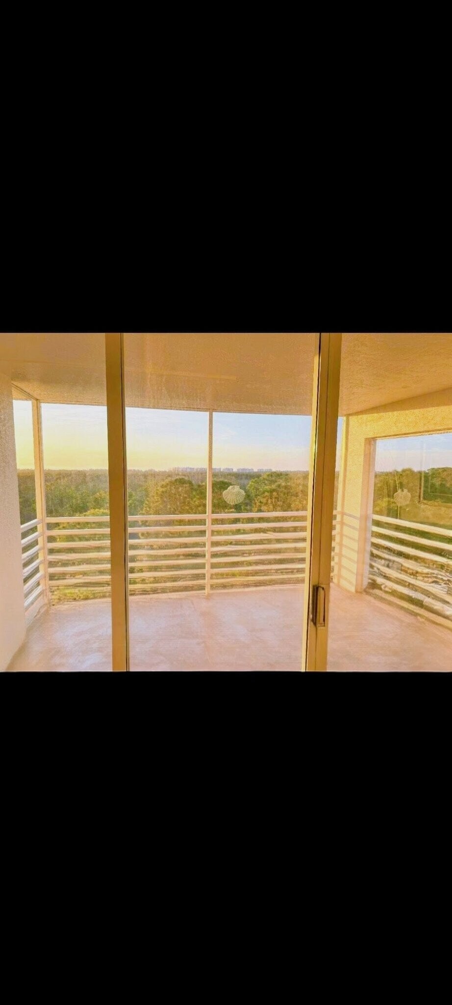 Building Photo - 15171 Cedarwood Ln