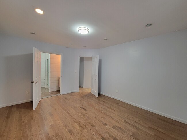 1st floor bedroom 3 masters suite - 6401 155th St