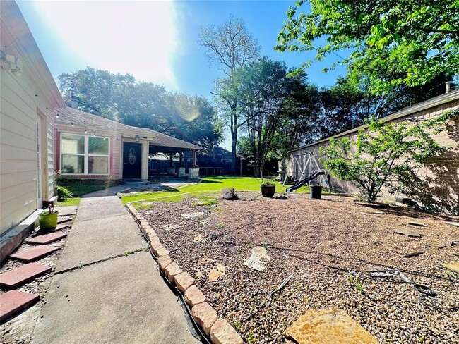 Building Photo - 7419 San Morino Dr