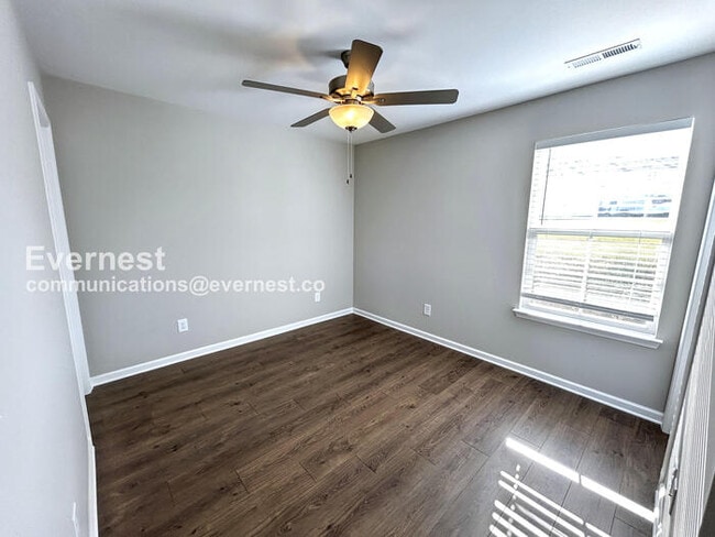 Building Photo - 246 Tara Ct