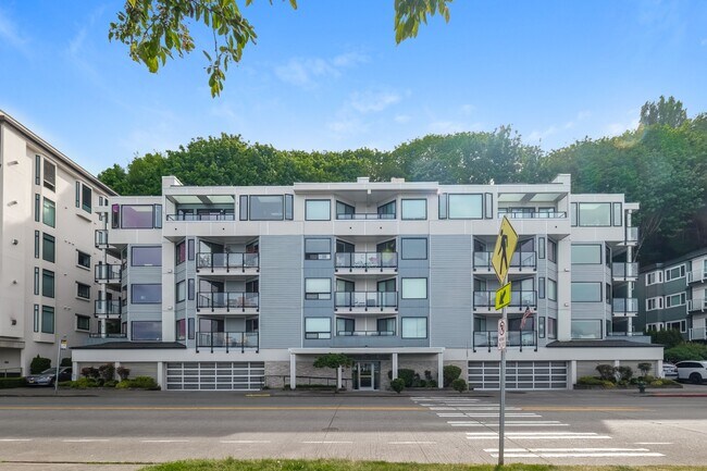 Building Photo - LUXURY WATER-VIEW CONDO FOR RENT- FULLY RENOVATED- WEST SEATTLE/ALKI