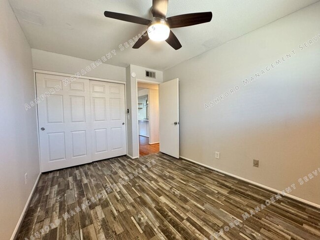 Building Photo - ***MOVE IN SPECIAL: REMODELED 4 BEDROOM HO...