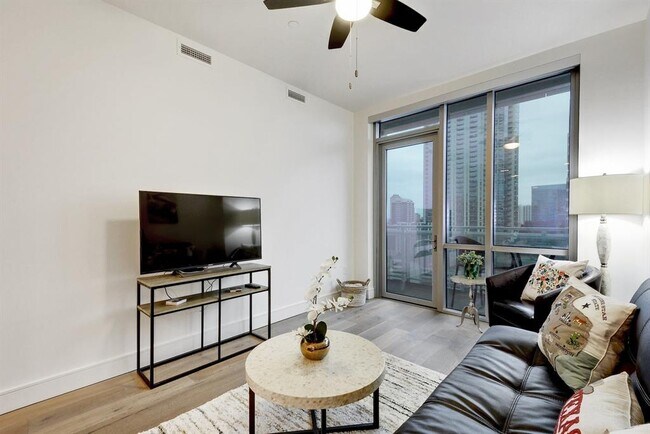 Building Photo - 222 West Ave