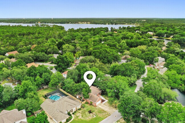 Building Photo - 1641 Parkside Cir