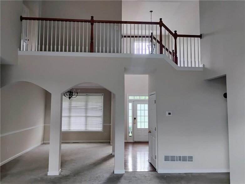 Building Photo - 807 Sylvania Ct SE