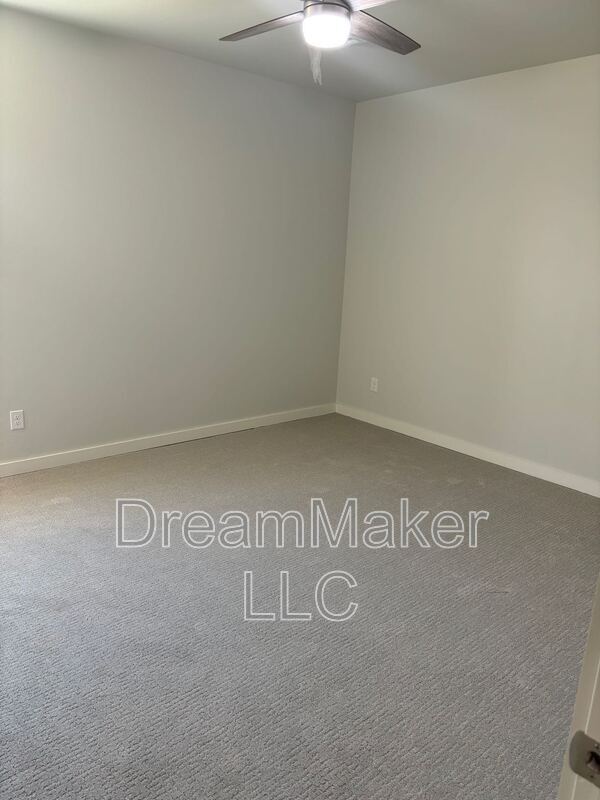 Building Photo - 1016 Varenna Ln
