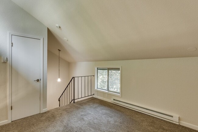 Building Photo - Crestline Triplex