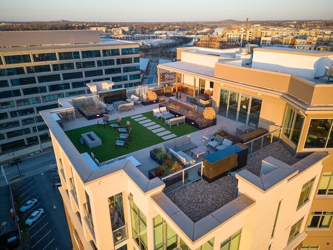 Building Photo - 20 Rutledge St