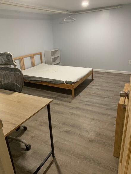 Building Photo - 5632 Beacon St