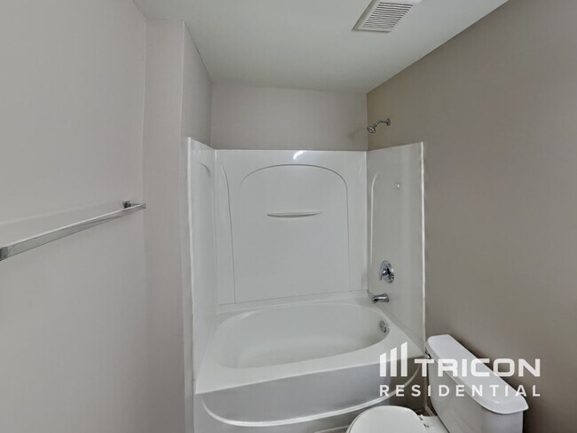 Building Photo - 6456 Fishing Pond Ct