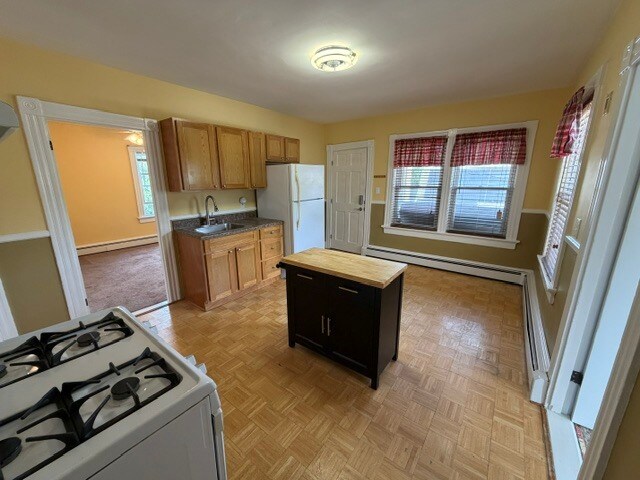 Building Photo - 43 Pilgrim Ave
