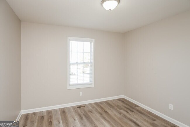 Building Photo - 7817 Cambridge Dr