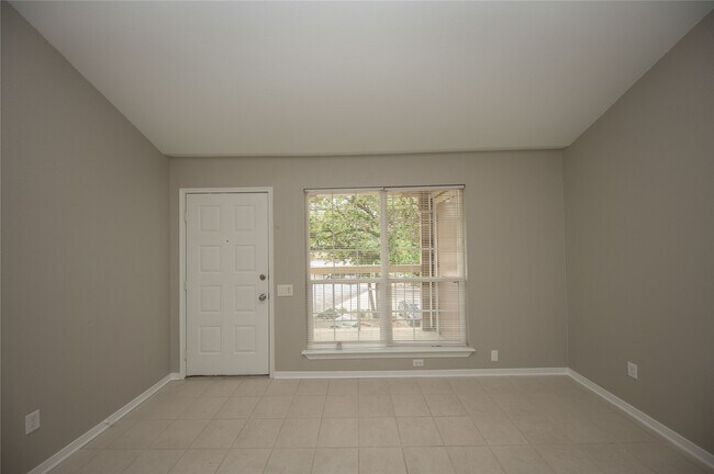 Building Photo - 1880 White Oak Dr