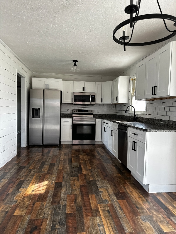 Building Photo - 467 Russell Ridge Rd