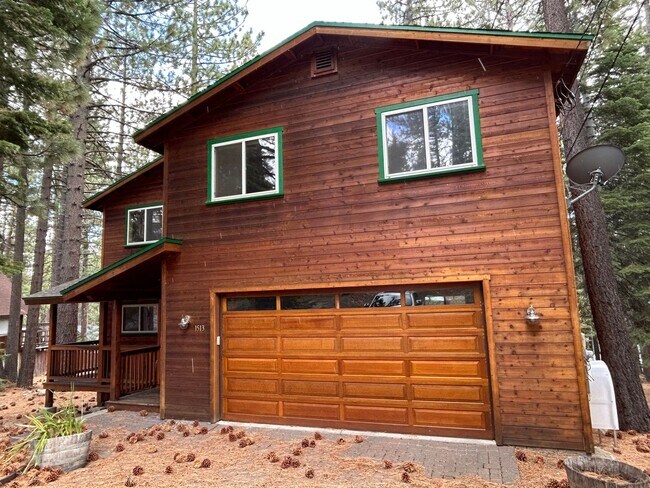 Building Photo - 1513 Crystal Air Dr