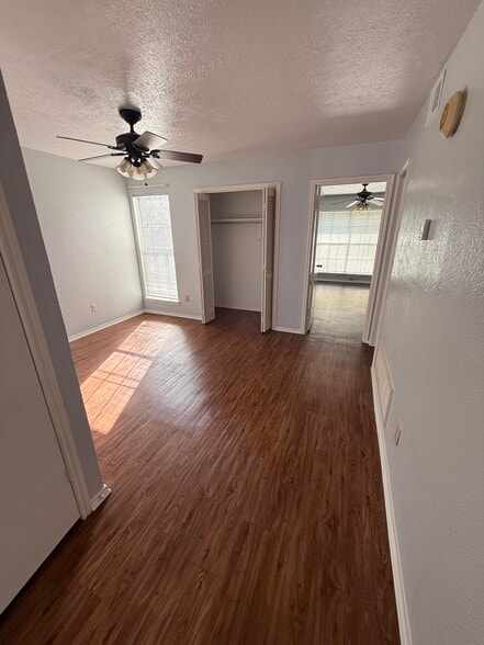 Building Photo - 2535 Wedglea Dr